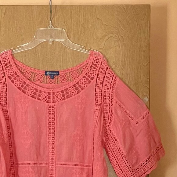 Size Large 2 cotton/crochet women's blouses - Picture 3 of 5